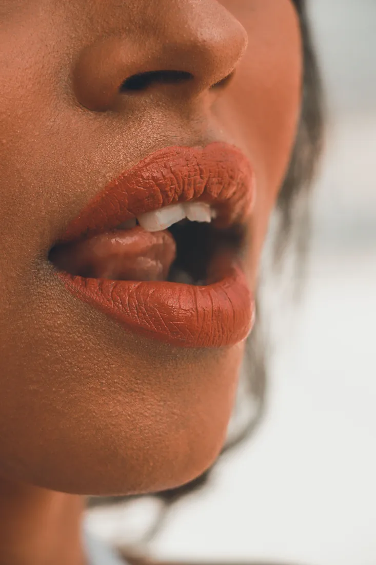 Lippen natürlich aufspritzen in Düsseldorf, Hyaluron für definierte, natürliche Lippen