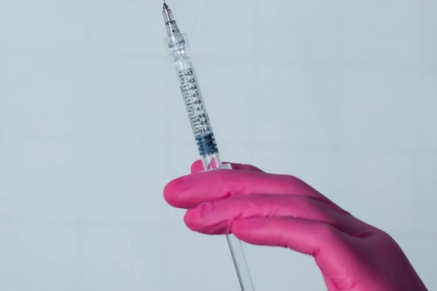 Ärztliche Unterspritzung bei Penisvergrößerung mit Eigenfett und Hyaluron in Düsseldorf